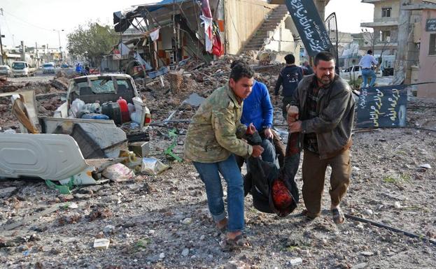 Más de 60 muertos por los bombardeos a un mercado en la provincia de Alepo