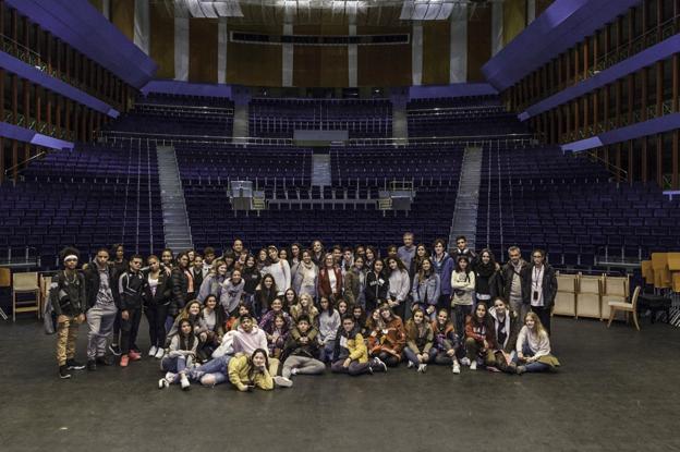 El salto del pupitre al escenario