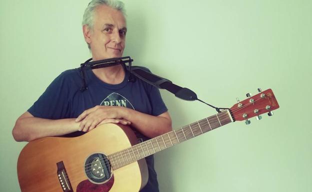 Javier Alcíbar: «Soy músico y poeta»