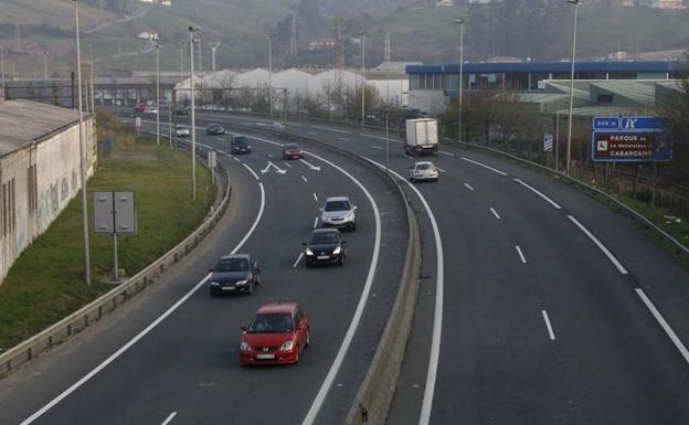 Un coche circula en sentido contrario a la altura de Heras y da la vuelta en la propia autovía