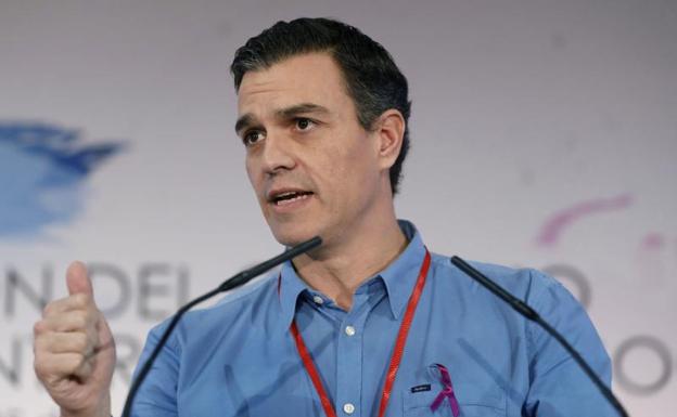 Sánchez exige a Rajoy que «cumpla» y «abra el candado» de la reforma constitucional