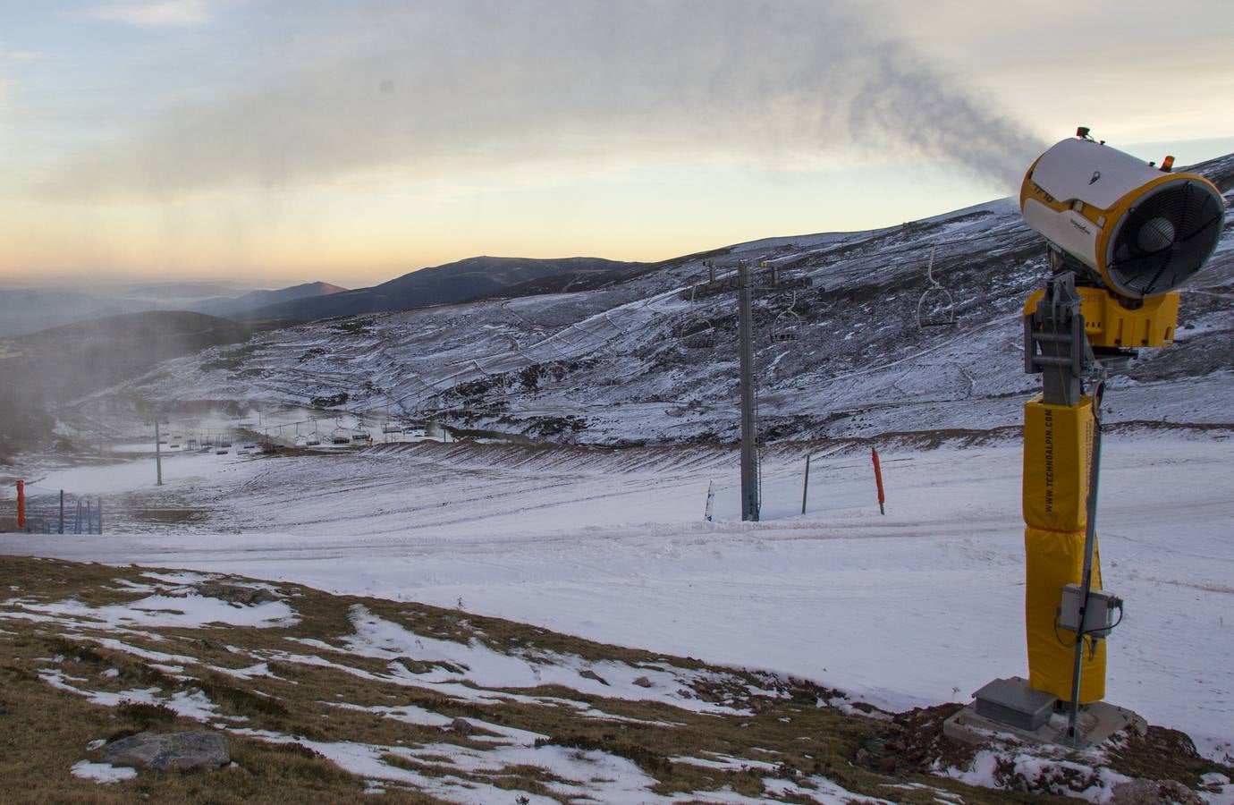 Los cañones de Alto Campoo, en acción