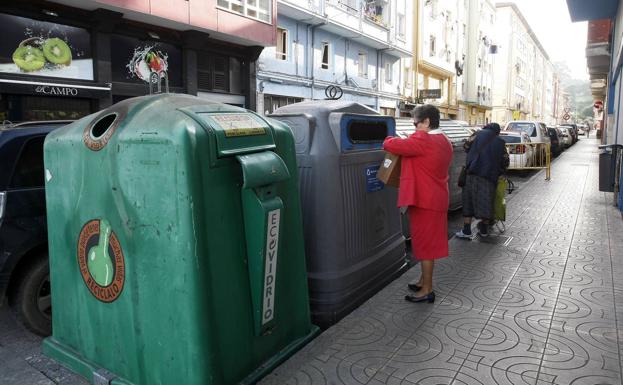 Torrelavega reubica los contenedores del barrio de El Zapatón