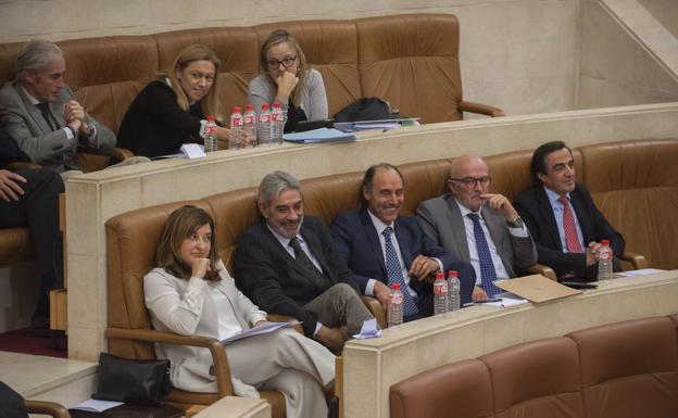 La oposición recrimina al Gobierno que la subida de impuestos grava «a las clases medias»