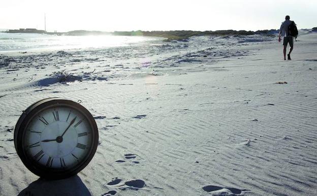 «Vivimos en un horario que no corresponde y esa anomalía tiene un impacto en la salud»