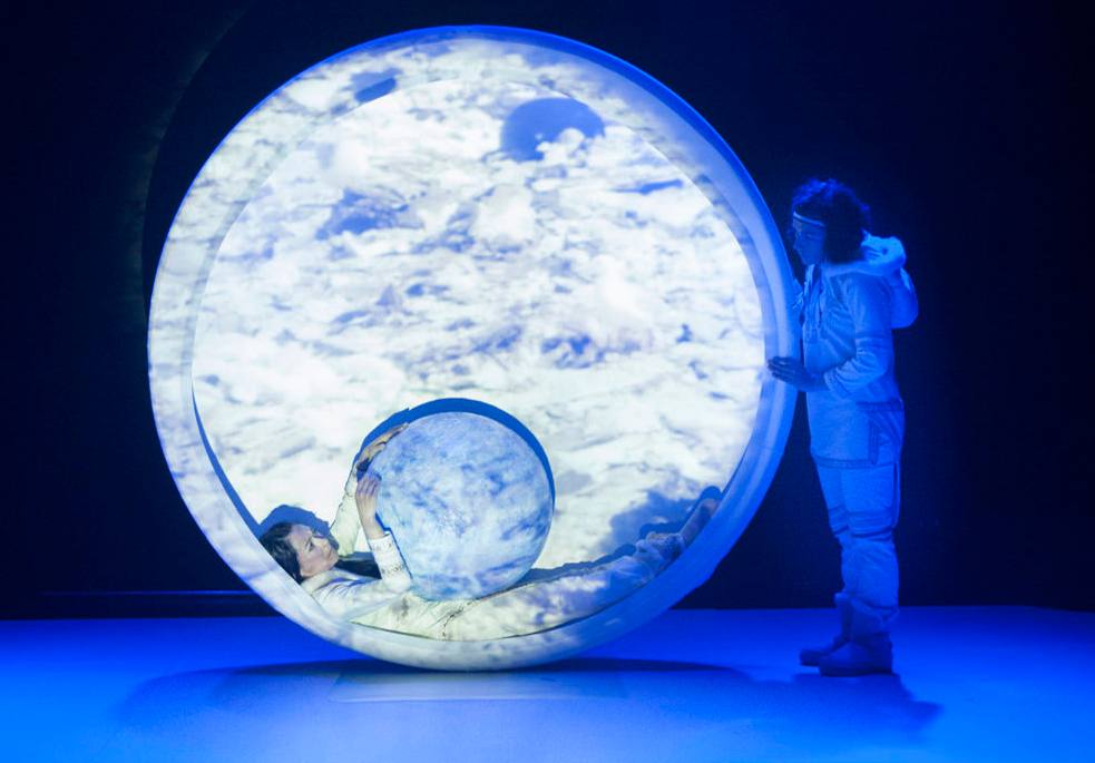 El 'Iglú' de Escena Miriñaque toma el Palacio