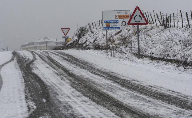 El temporal deja una treintena de incidencias en las carreteras