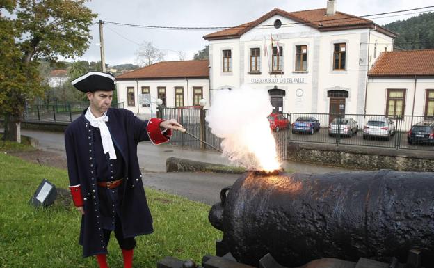 Cañonazo en ‘honor’ de la Real Fábrica de Artillería de La Cavada