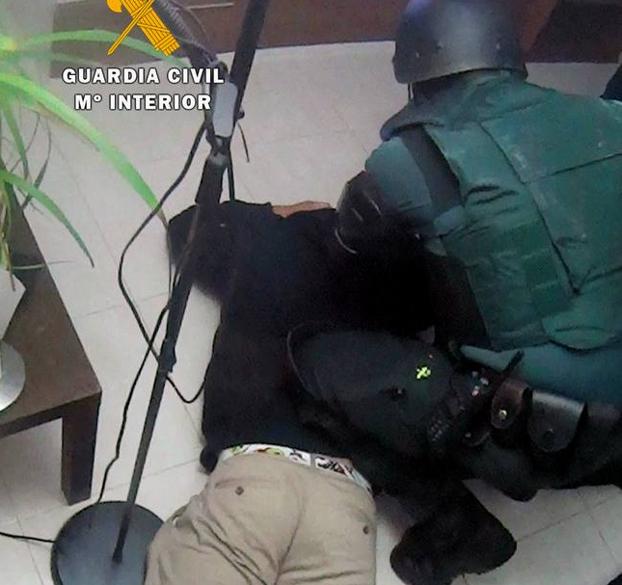 La Guardia Civil desmantela un punto de venta de cocaína en San Miguel de Aras