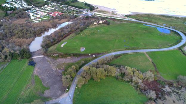 Obras Públicas devuelve a su estado original la zona ocupada por la variante de Oyambre