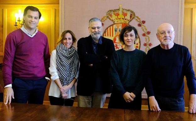 Veintisiete creativos optan a diseñar la imagen de Santander