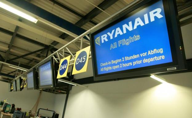 Ryanair reconocerá a los sindicatos de pilotos para evitar un colapso en Navidad