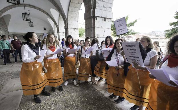 Los trabajadores del CAD de Sierrallana protestarán el día 21 cantando villancicos ante la sede del Gobierno