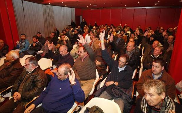 La directiva blanquiazul estudia aplazar la consulta a los socios sobre la SAD