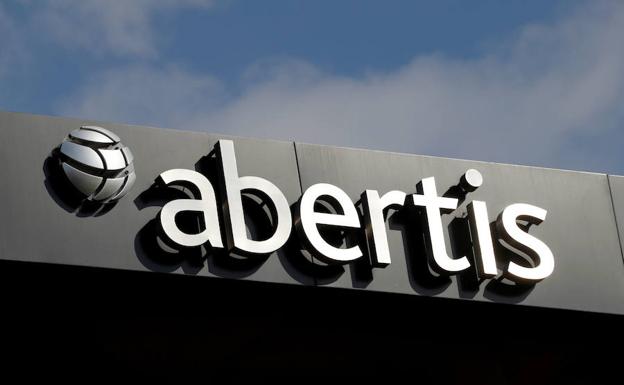 Atlantia cede y solicita autorización al Gobierno para comprar Abertis