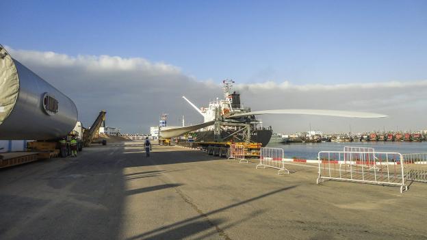 Transportes Lasarte halla un filón en el desarrollo eólico de Marruecos