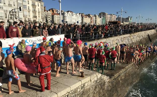 Mira quién se fue a nadar esta navidad