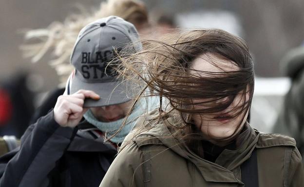 'Bruno' llega a Cantabria con fuertes rachas de viento y copiosas nevadas