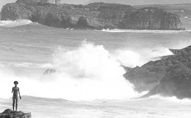 Envía tus fotos del 'Niño Pez' de Santander para ayudar a su restauración