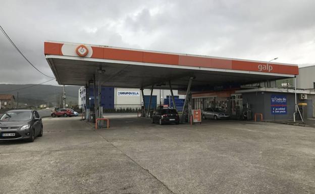 Detenida la pareja que atracó en una gasolinera de Parbayón el día de Nochevieja