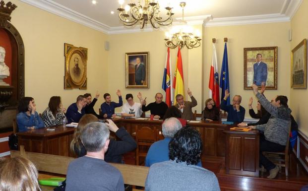 Unanimidad en Suances contra la ubicación de la nueva Vuelta Ostrera en El Borroñal