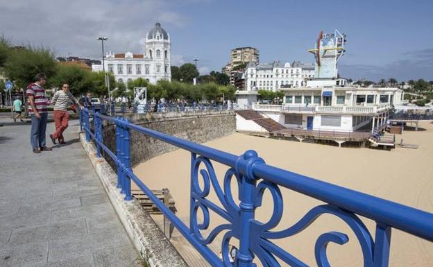 Nuevas barandillas para El Camello, La Maruca, El Sardinero y el minizoo de La Magdalena