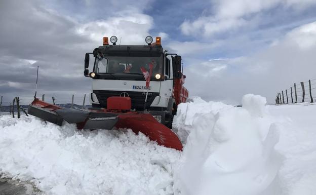 Se normaliza la circulación por la A-67, tras una madrugada complicada por la nieve