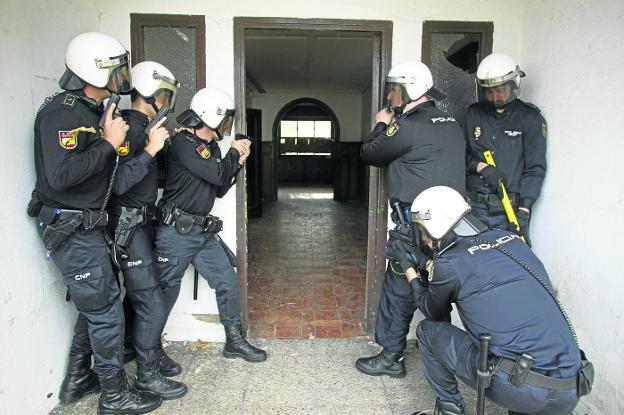 Cantabria ha perdido 190 policías y guardias civiles, uno de cada diez efectivos, desde 2011