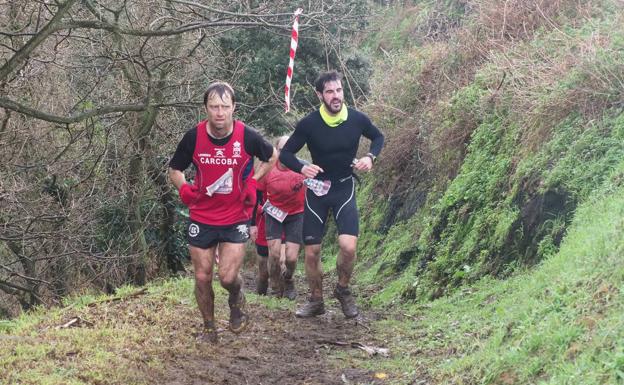 Luis Martín Mora y Melanie Peñalver se imponen en el IV Trail Costa Ribamontán al Mar