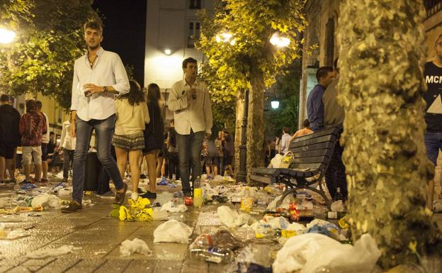 Más de 100 denuncias en Santander en una sola noche por beber en la calle
