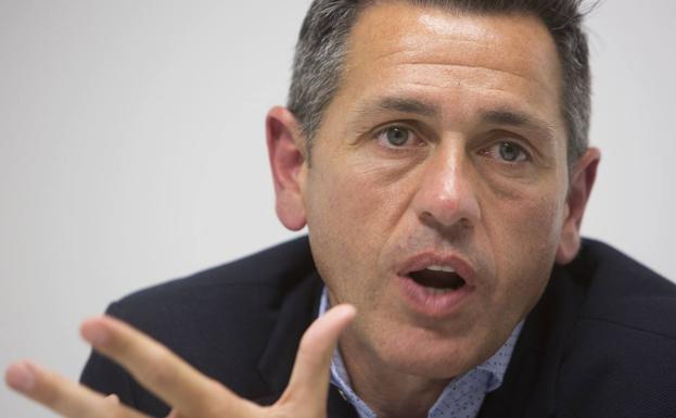 «El mercado manda; podemos fichar uno, dos, tres o ninguno...»