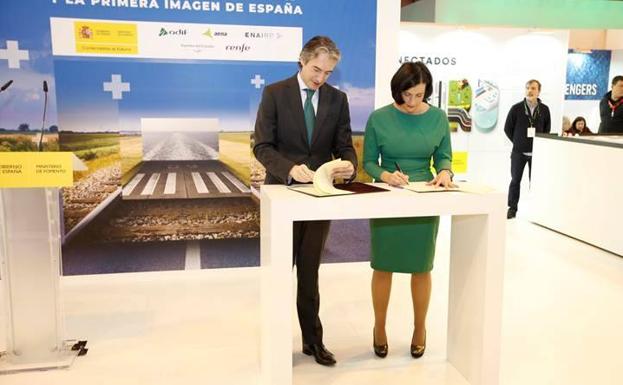 Renfe renueva su colaboración con Santander y Alto Campoo