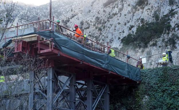 El puente de Lebeña toma forma
