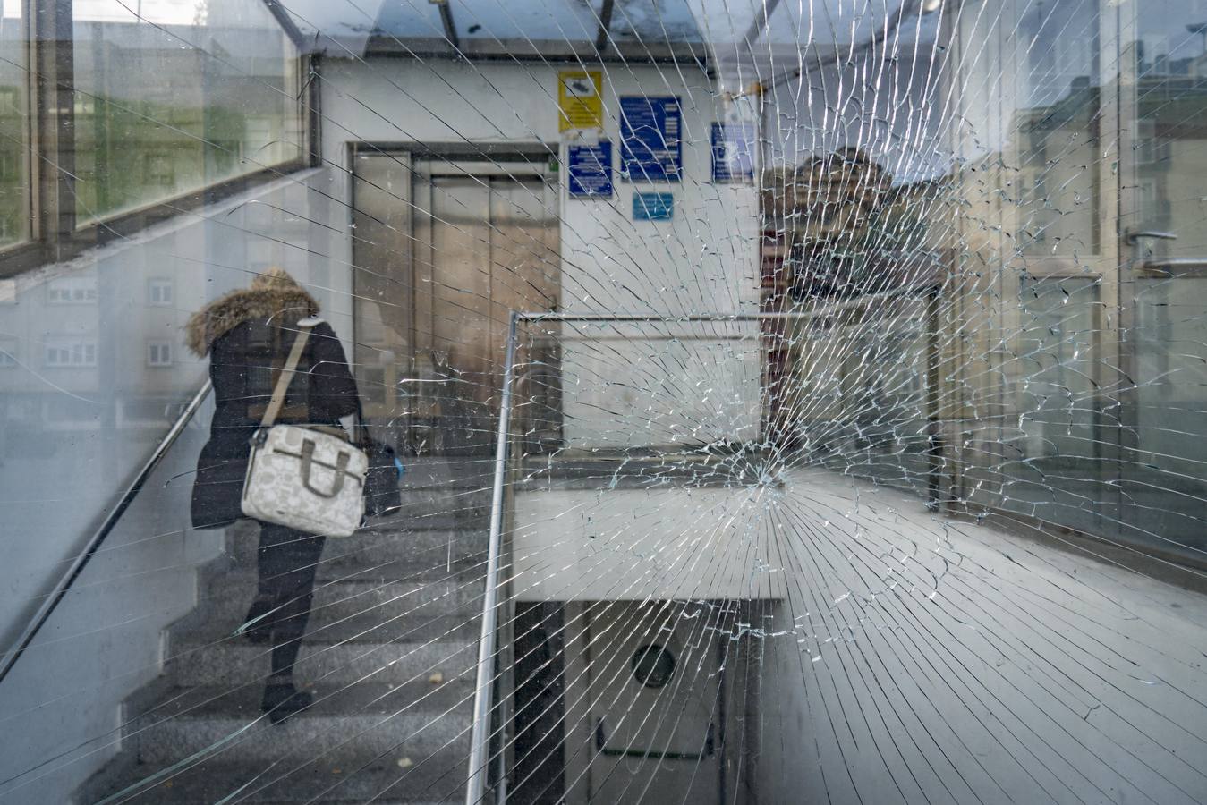 Los aparcamientos subterráneos de Tetuán, Pombo y Ayuntamiento acumulan deficiencias