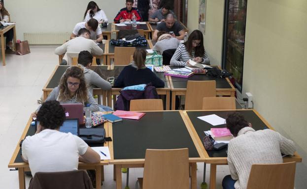 ¿Habrá sitio en la biblioteca? La UC te ayuda por ‘Whatsapp’