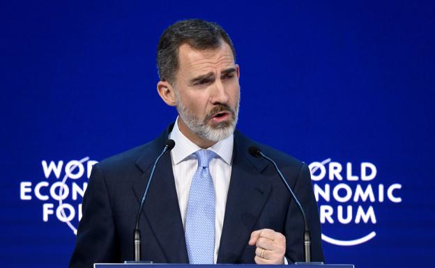 El Rey, en Davos: «La lección de la crisis de Cataluña es la necesidad de preservar el imperio de la ley»
