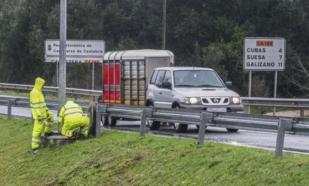 Entrambasaguas iluminará sus rotondas en la A-8, tras el apagón por la crisis