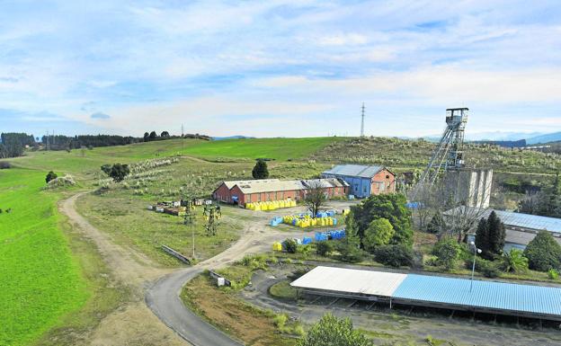 Sacyr planea extraer piedra de la antigua mina de Reocín y utilizarla para obra civil