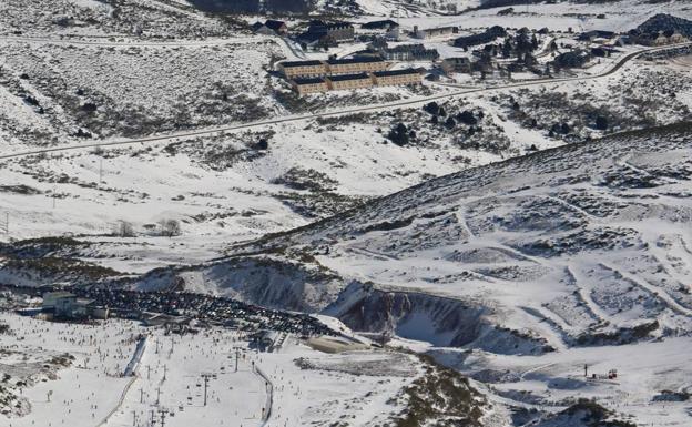 Tráfico reabre el acceso a la estación de Alto Campoo, que ha permanecido cerrado casi dos horas
