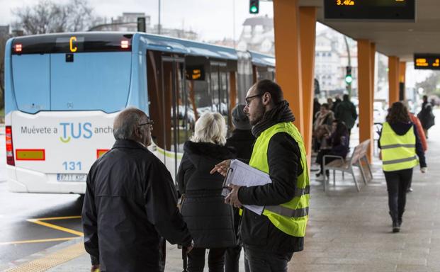 La Mesa de Movilidad de la Bahía y el Consejo de Estudiantes señalan las carencias del MetroTUS