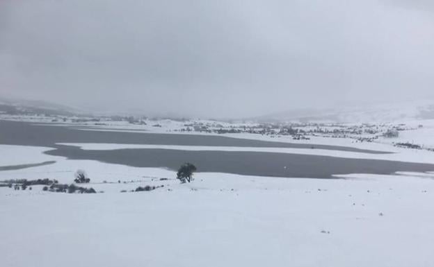 Circulación condicionada en la A-67 por hielo