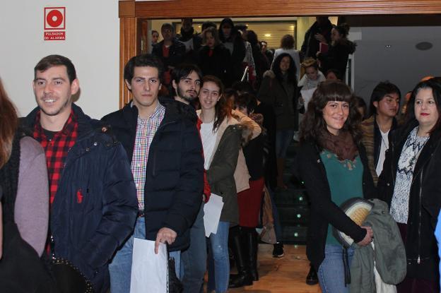 Cerca de mil personas se presentaron al casting para la película de terror 'Burga'