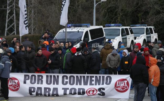 Bridgestone cede en la oferta laboral a la plantilla y el paro queda desconvocado