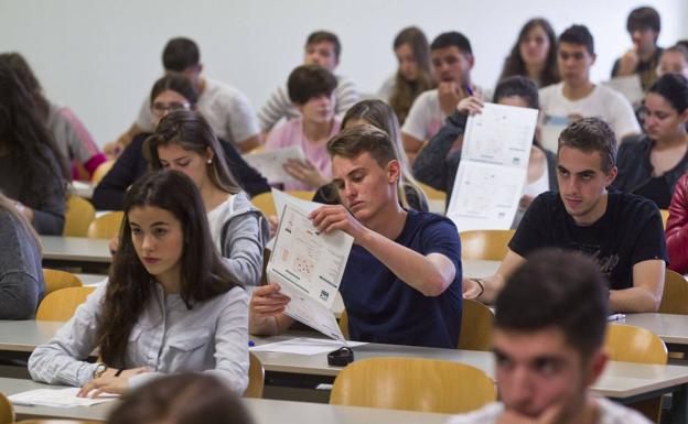 La Fundación Botín convoca 49 becas para universitarios cántabros o residentes la región