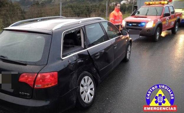 Una menor resulta herida leve en un accidente entre un camión y un turismo en Castro