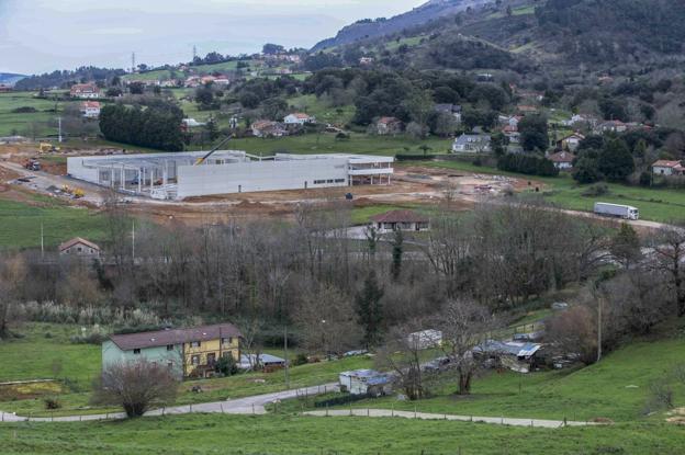 IFC ultima la obra del edificio principal de su futuro complejo de Villaescusa