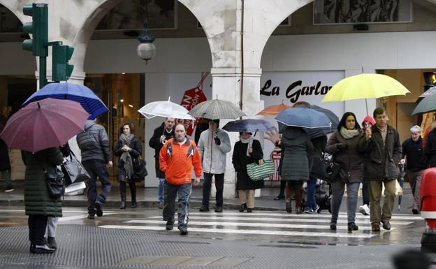 La pérdida de habitantes y el envejecimiento de la población amenazan el futuro de Torrelavega