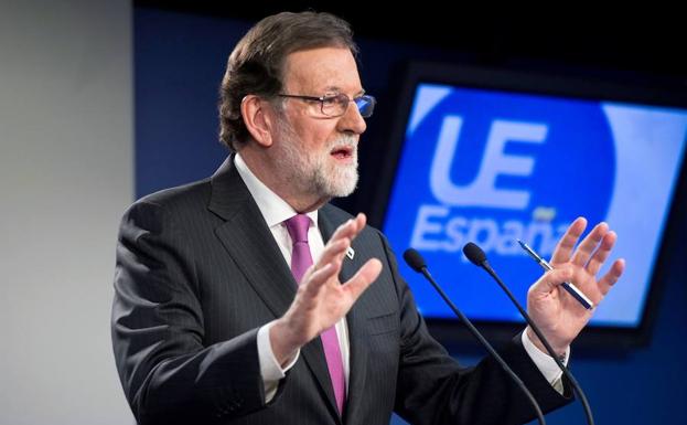 Rajoy insta a los partidos a no hacer política con las pensiones
