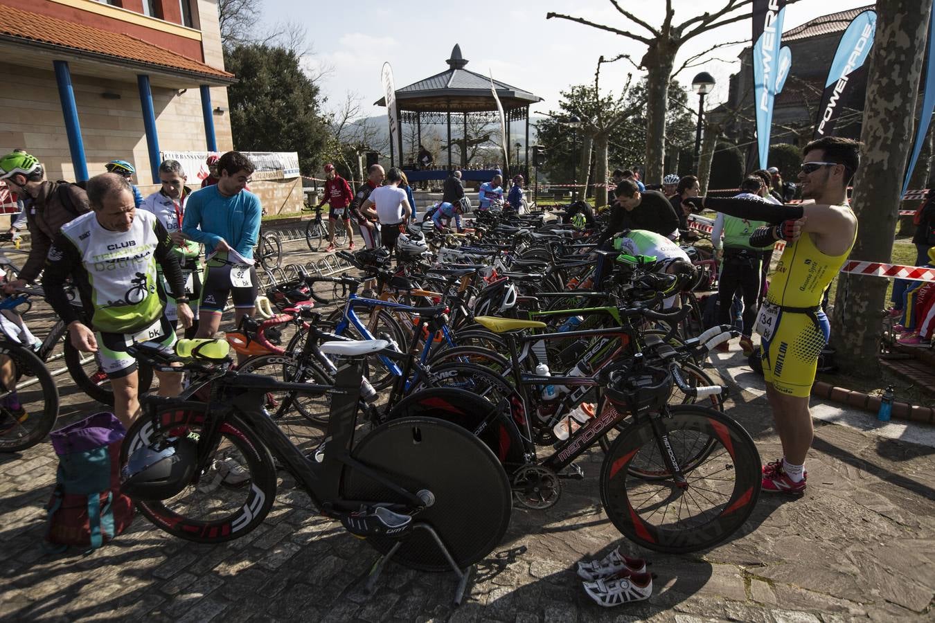 El vasco Beñat Arnáiz y la asturiana Lucía Vergara ganan el Duatlón de Galizano