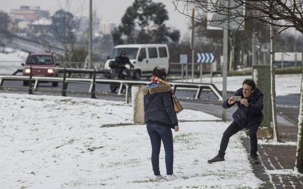 Un tiempo loco anuncia hoy temperaturas de hasta 20 grados